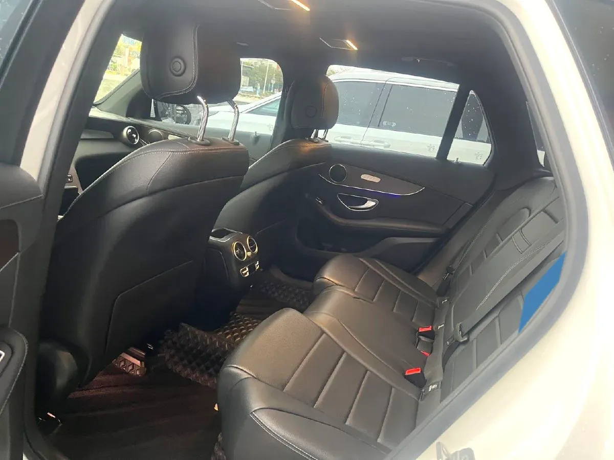 2021 Mercedes-Benz GLC Class 2.0T 197HP L4 9AT,autocango,china used car exporter,china ev exporter,chinese used car exporter,chinese used ev exporter