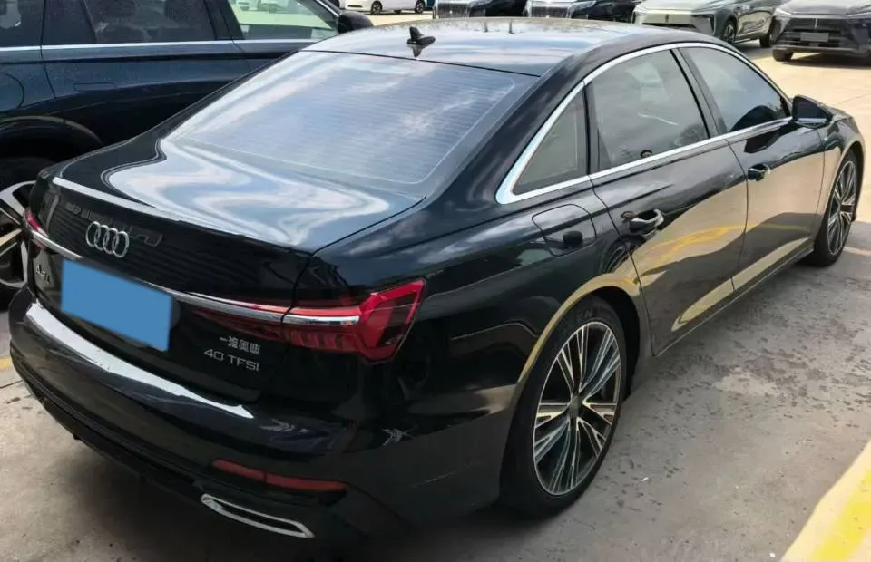 2022 Audi A6L 2.0T 190HP L4 7DCT,autocango,china used car exporter,china ev exporter,chinese used car exporter,chinese used ev exporter