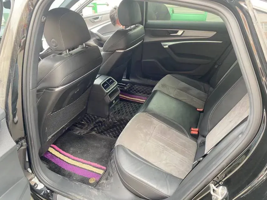 2022 Audi A6L 2.0T 190HP L4 7DCT,autocango,china used car exporter,china ev exporter,chinese used car exporter,chinese used ev exporter