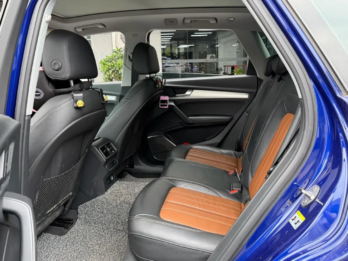 2020 Audi Q5L 2.0T 190HP L4 7DCT,autocango,china used car exporter,china ev exporter,chinese used car exporter,chinese used ev exporter