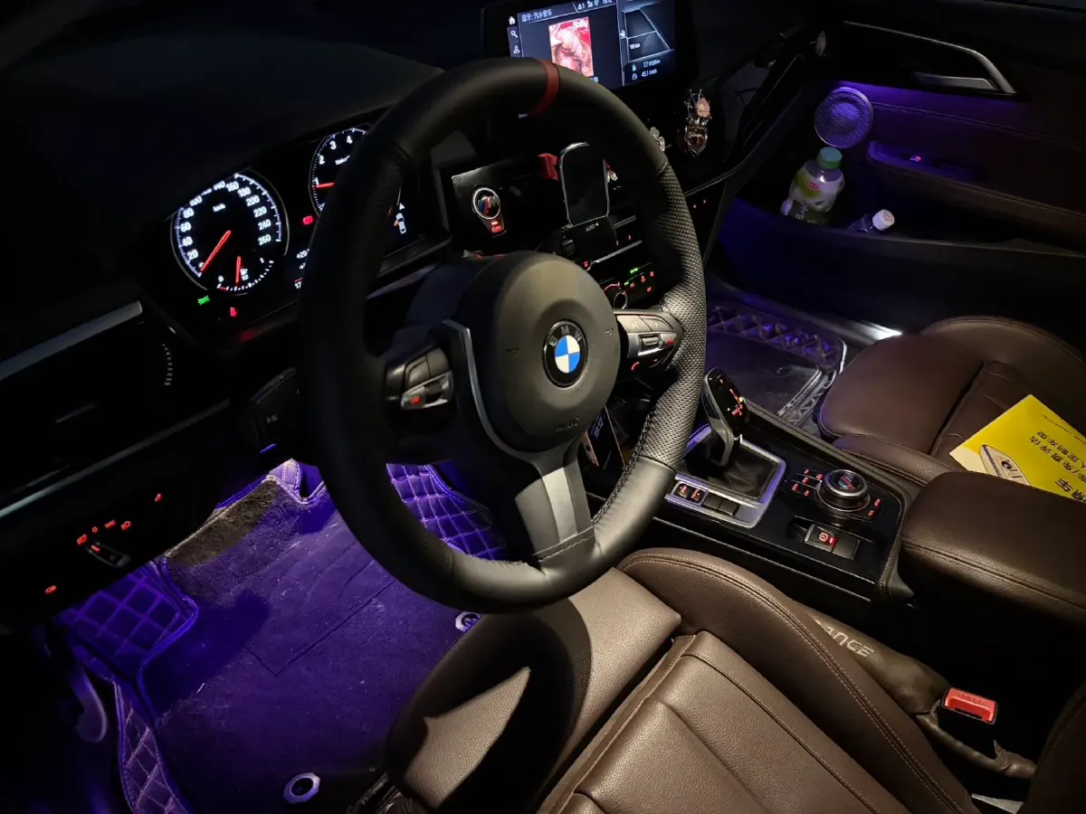 2022 BMW 1 Series 2.0T 192HP L4 7DCT,autocango,china used car exporter,china ev exporter,chinese used car exporter,chinese used ev exporter