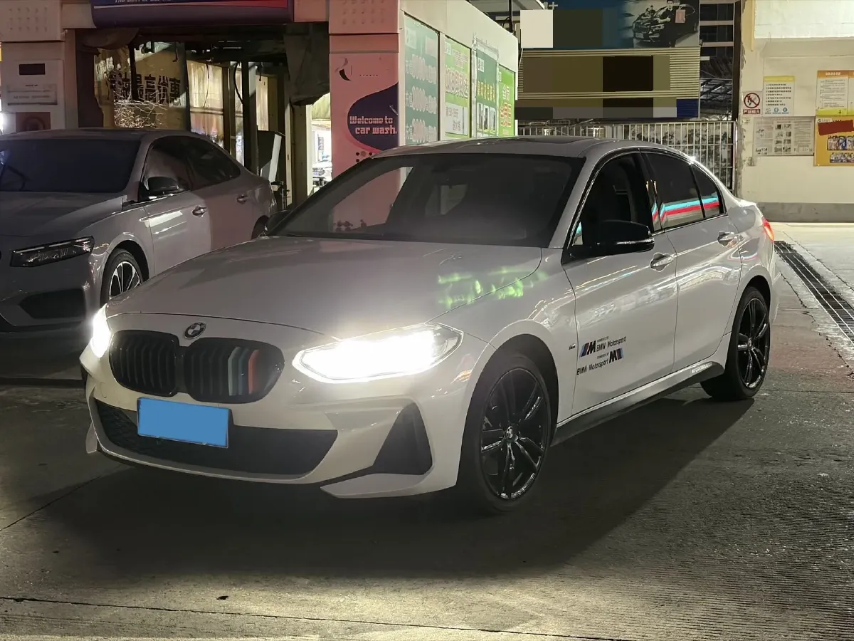 2022 BMW 1 Series 2.0T 192HP L4 7DCT,autocango,china used car exporter,china ev exporter,chinese used car exporter,chinese used ev exporter
