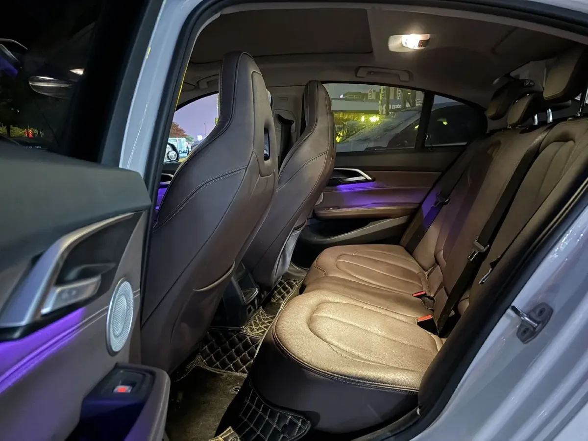 2022 BMW 1 Series 2.0T 192HP L4 7DCT,autocango,china used car exporter,china ev exporter,chinese used car exporter,chinese used ev exporter