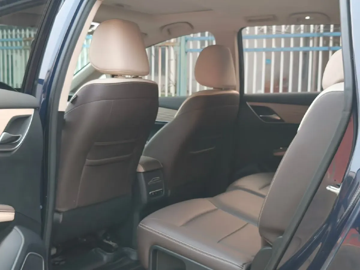 2022 Roewe RX5 MAX 2.0T 231HP L4 8AT,autocango,china used car exporter,china ev exporter,chinese used car exporter,chinese used ev exporter