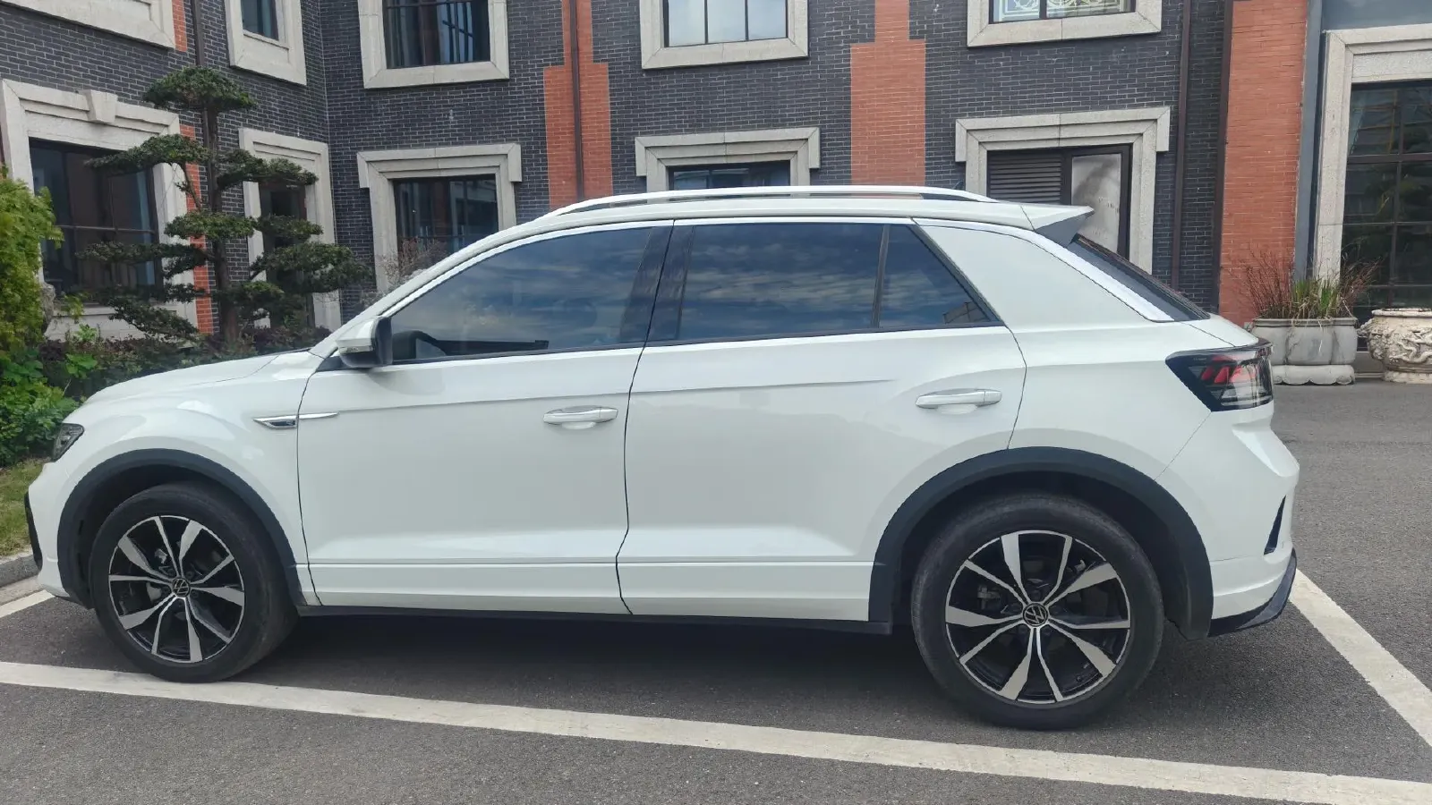 2024 Volkswagen T-Roc 1.4T 150HP L4 7DCT,autocango,china used car exporter,china ev exporter,chinese used car exporter,chinese used ev exporter