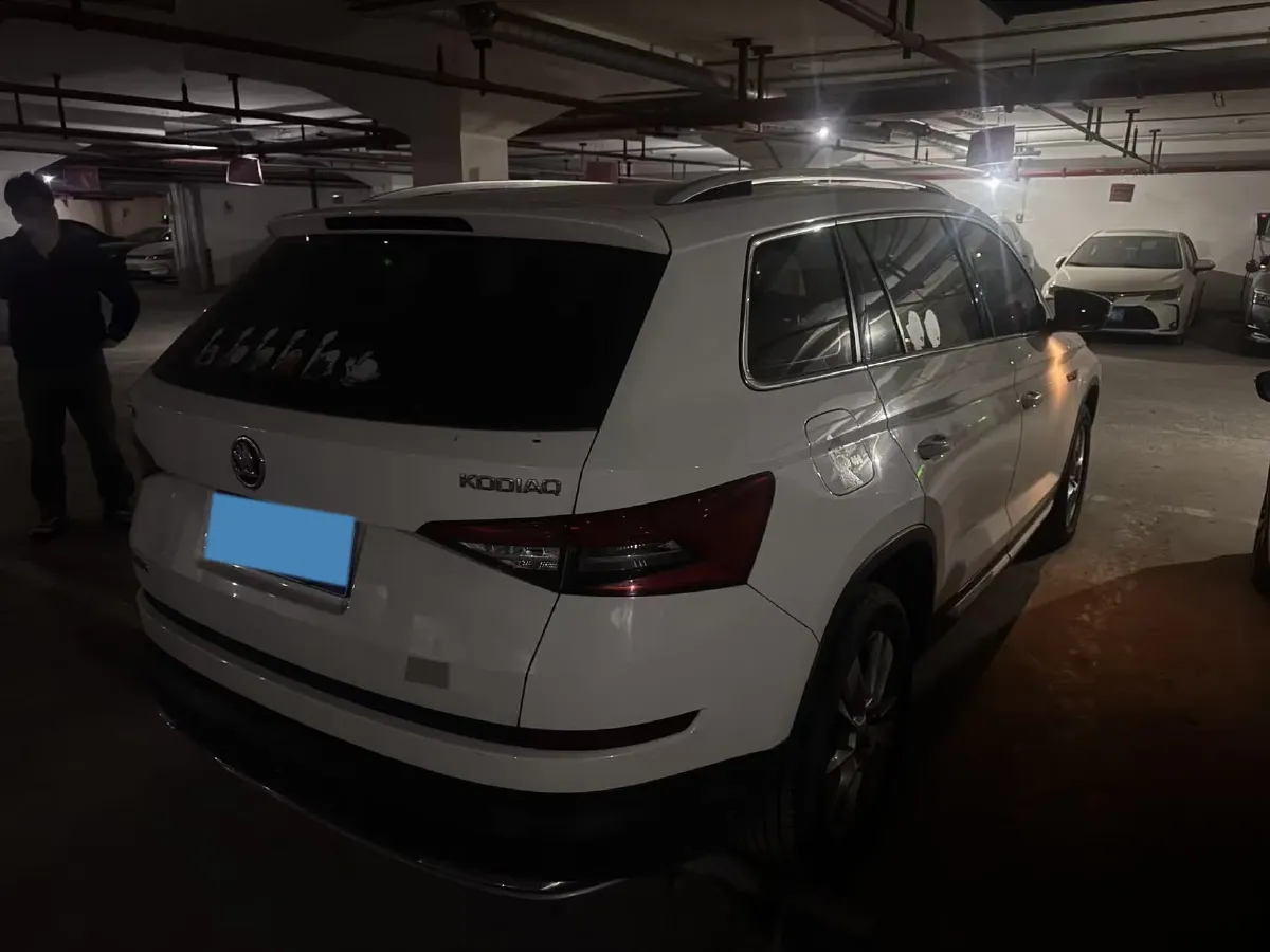 2017 Skoda Kodiak 1.8T 180HP L4 7DCT,autocango,china used car exporter,china ev exporter,chinese used car exporter,chinese used ev exporter