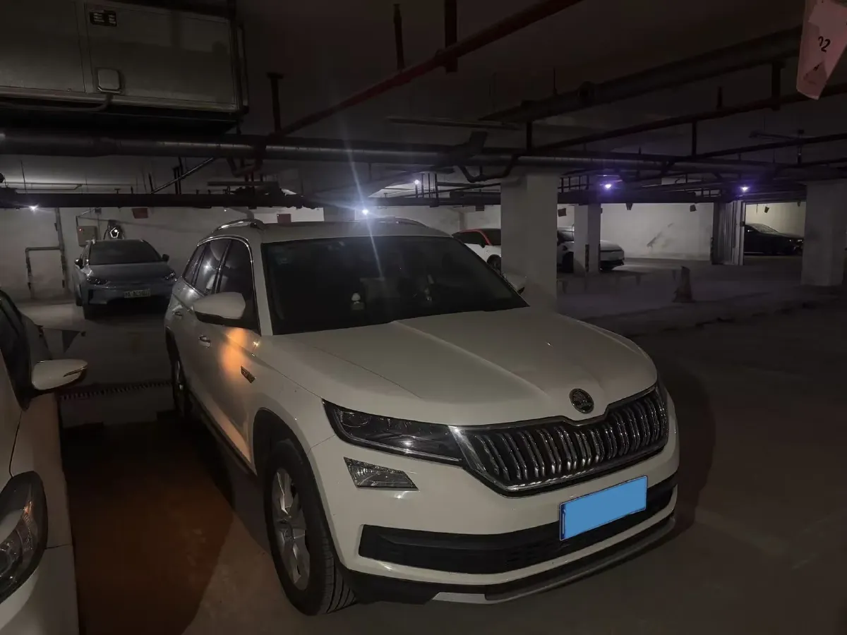 2017 Skoda Kodiak 1.8T 180HP L4 7DCT,autocango,china used car exporter,china ev exporter,chinese used car exporter,chinese used ev exporter