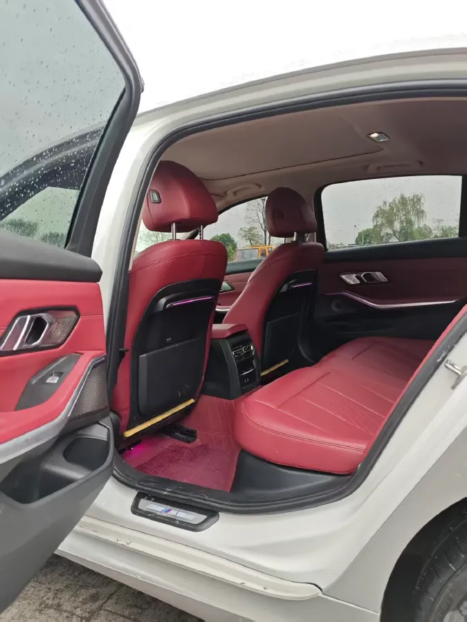 2022 BMW 3 Series 2.0T 156HP L4 8AT,autocango,china used car exporter,china ev exporter,chinese used car exporter,chinese used ev exporter