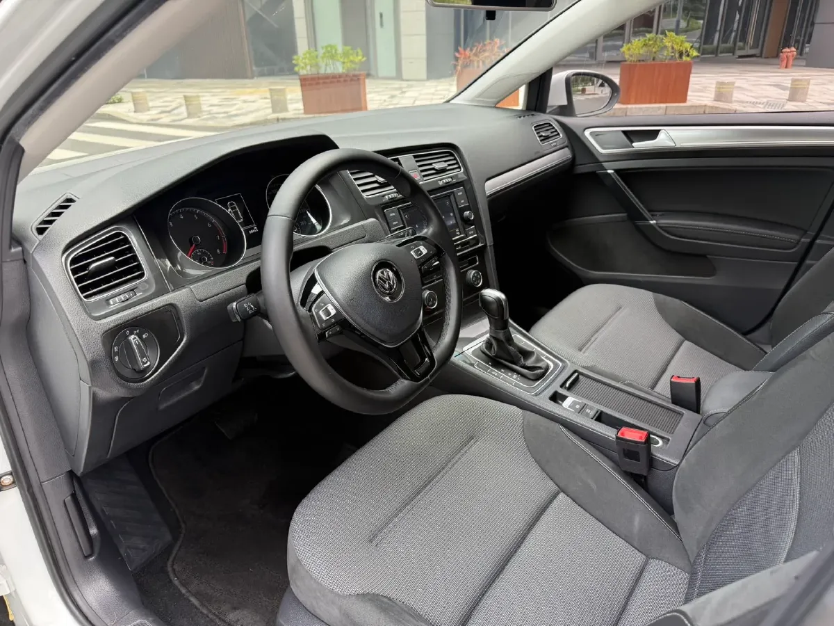 2018 Volkswagen Golf 1.4T 131HP L4 7DCT,autocango,china used car exporter,china ev exporter,chinese used car exporter,chinese used ev exporter