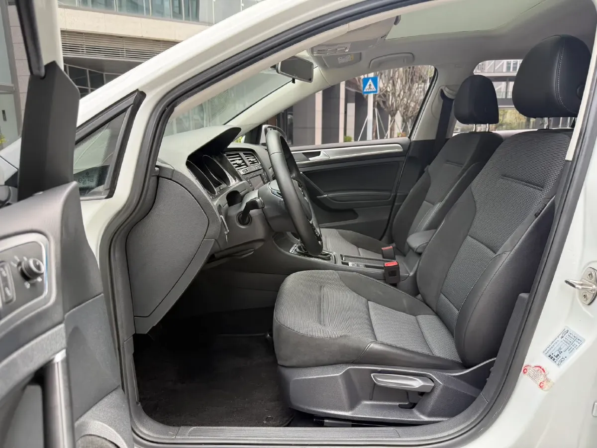 2018 Volkswagen Golf 1.4T 131HP L4 7DCT,autocango,china used car exporter,china ev exporter,chinese used car exporter,chinese used ev exporter