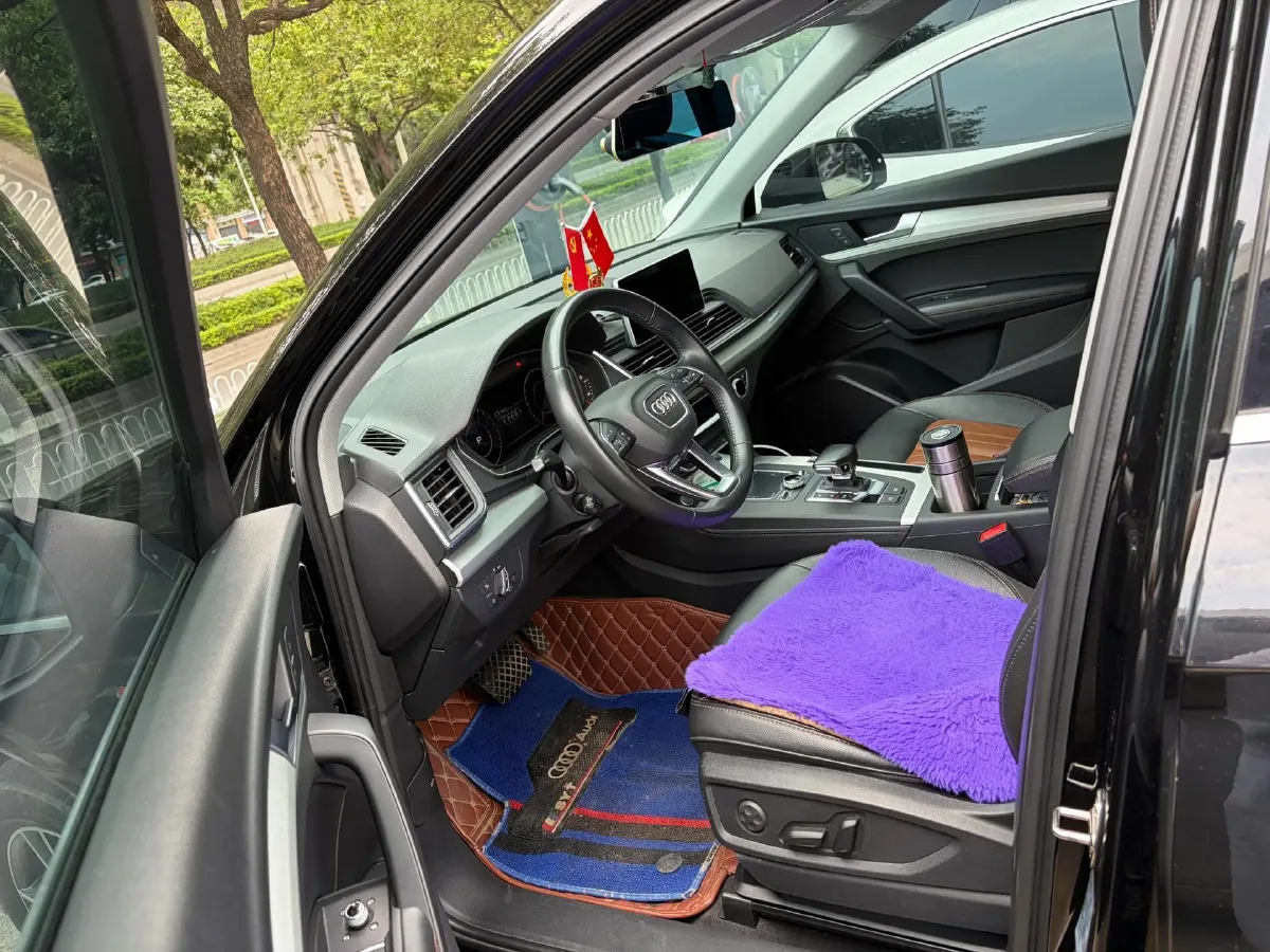 2020 Audi Q5L 2.0T 190HP L4 7DCT,autocango,china used car exporter,china ev exporter,chinese used car exporter,chinese used ev exporter