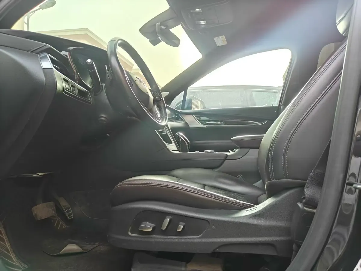 2022 Cadillac XT6 2.0T 237HP L4 9AT,autocango,china used car exporter,china ev exporter,chinese used car exporter,chinese used ev exporter