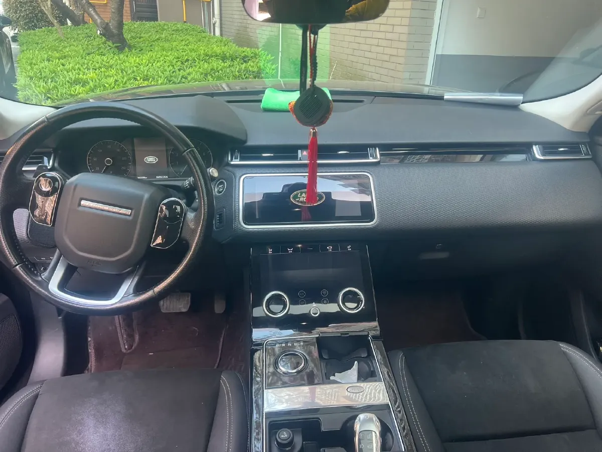 2018 Land Rover Discovery 2.0T 300HP L4 8AT,autocango,china used car exporter,china ev exporter,chinese used car exporter,chinese used ev exporter