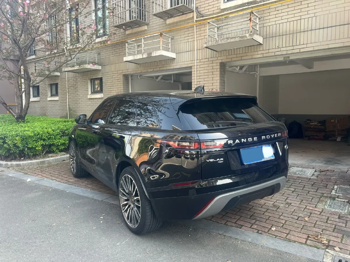 2018 Land Rover Discovery 2.0T 300HP L4 8AT,autocango,china used car exporter,china ev exporter,chinese used car exporter,chinese used ev exporter