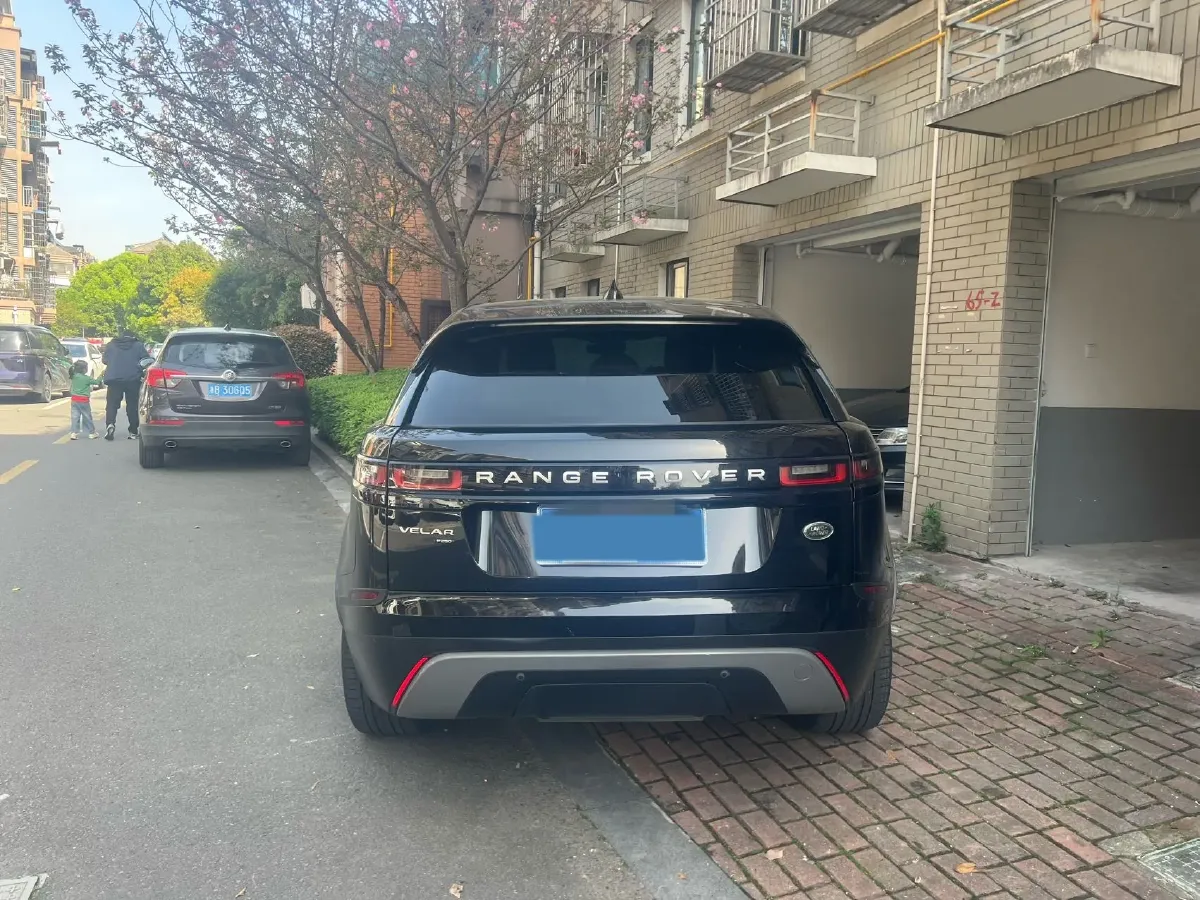2018 Land Rover Discovery 2.0T 300HP L4 8AT,autocango,china used car exporter,china ev exporter,chinese used car exporter,chinese used ev exporter