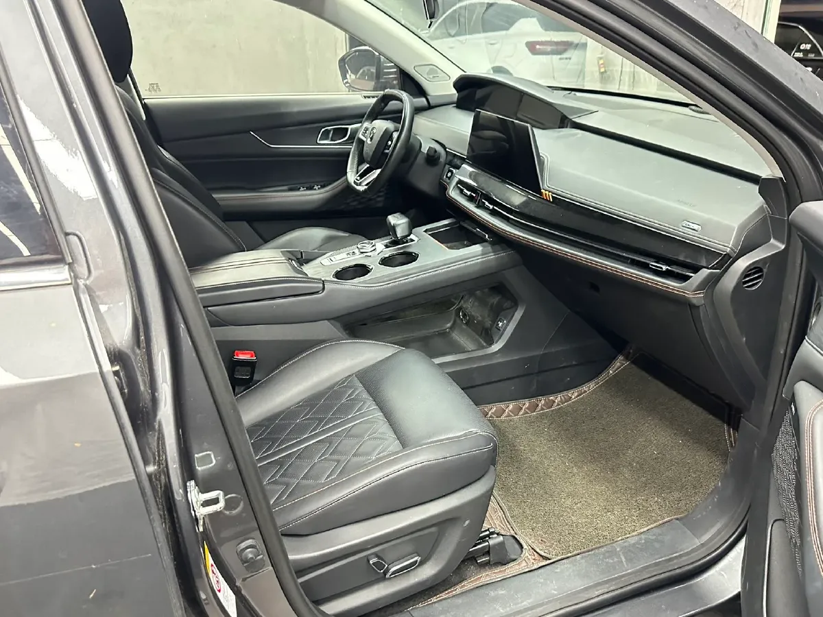 2021 ChangAn UNI-K 2.0T 233HP L4 8AT,autocango,china used car exporter,china ev exporter,chinese used car exporter,chinese used ev exporter