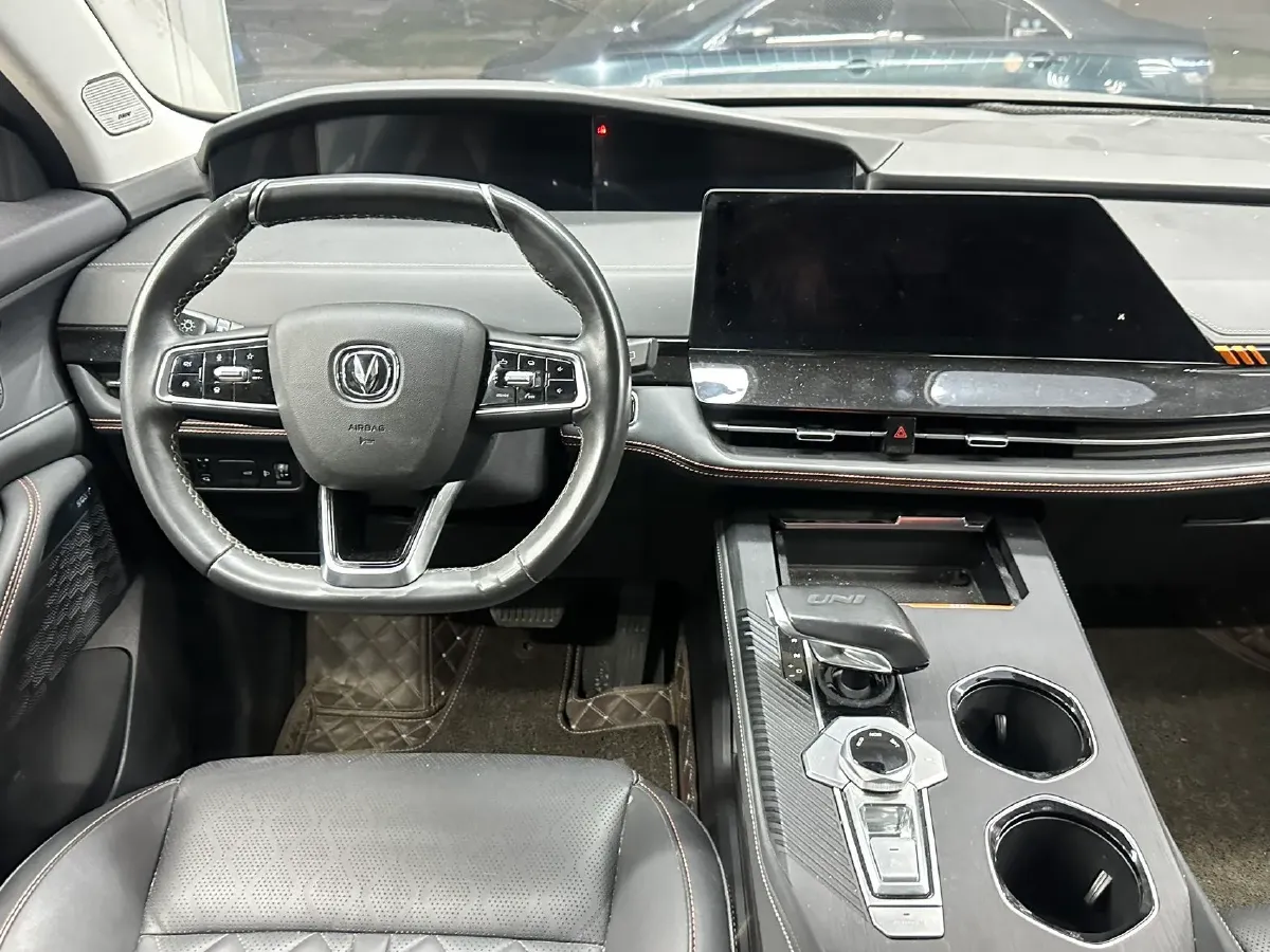 2021 ChangAn UNI-K 2.0T 233HP L4 8AT,autocango,china used car exporter,china ev exporter,chinese used car exporter,chinese used ev exporter