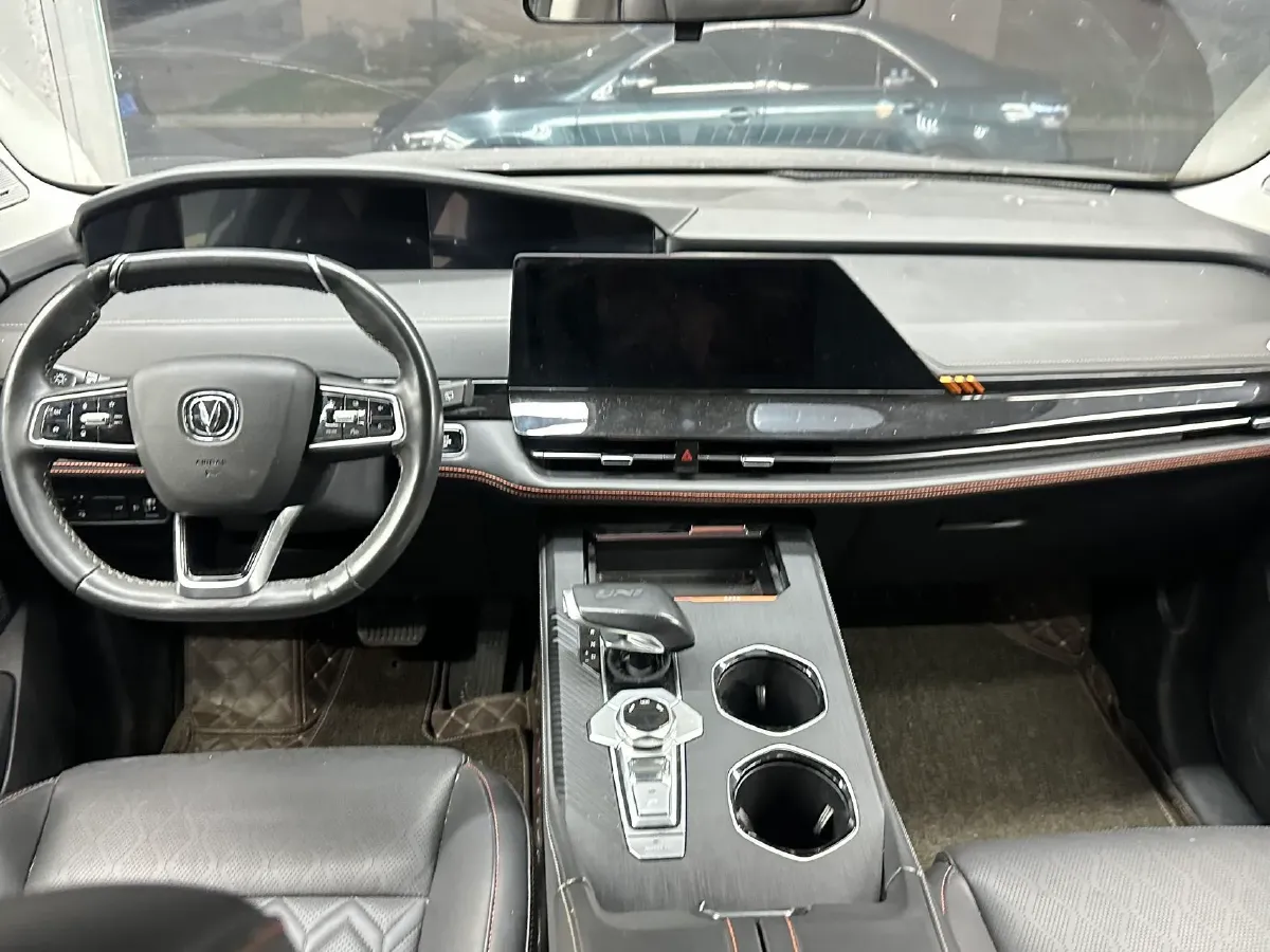 2021 ChangAn UNI-K 2.0T 233HP L4 8AT,autocango,china used car exporter,china ev exporter,chinese used car exporter,chinese used ev exporter