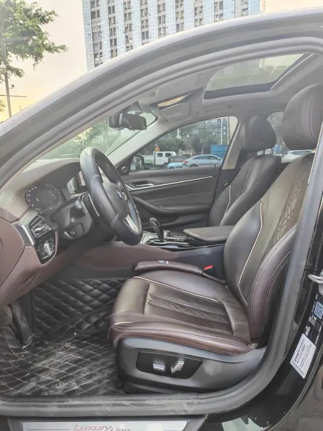 2020 BMW 5 Series 2.0T 252HP L4 8AT,autocango,china used car exporter,china ev exporter,chinese used car exporter,chinese used ev exporter