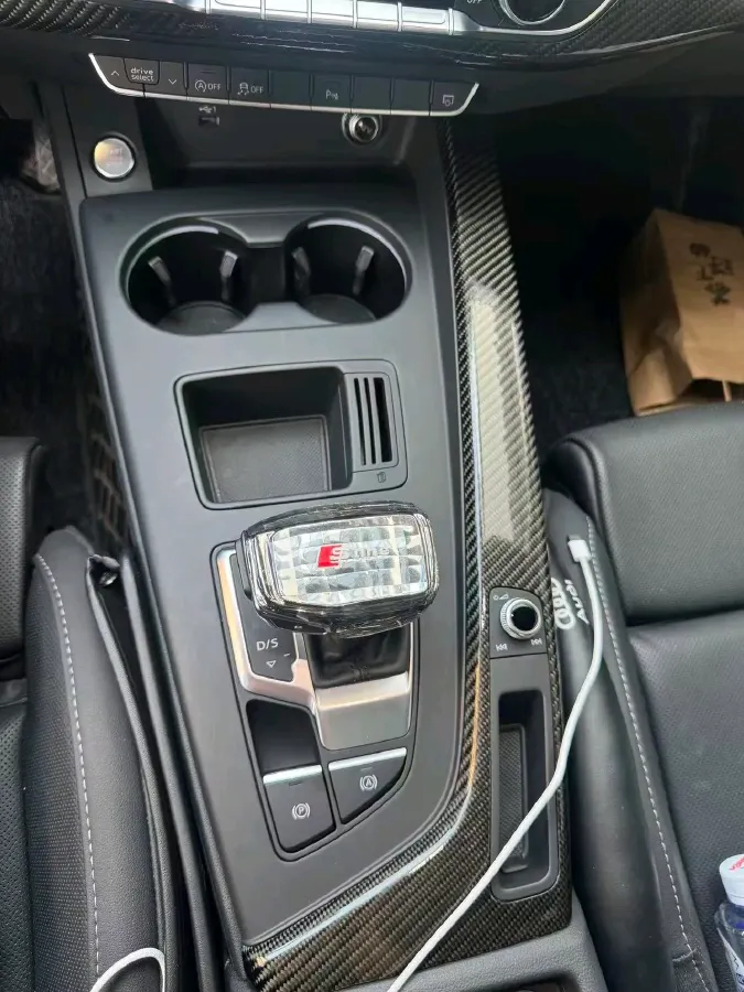 2022 Audi A4L 2.0T 190HP L4 7DCT,autocango,china used car exporter,china ev exporter,chinese used car exporter,chinese used ev exporter