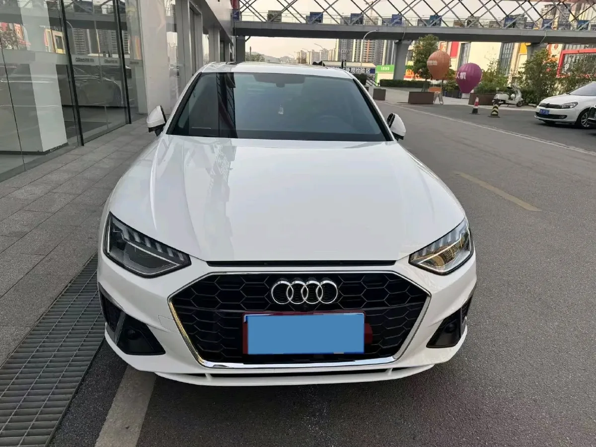 2022 Audi A4L 2.0T 190HP L4 7DCT,autocango,china used car exporter,china ev exporter,chinese used car exporter,chinese used ev exporter