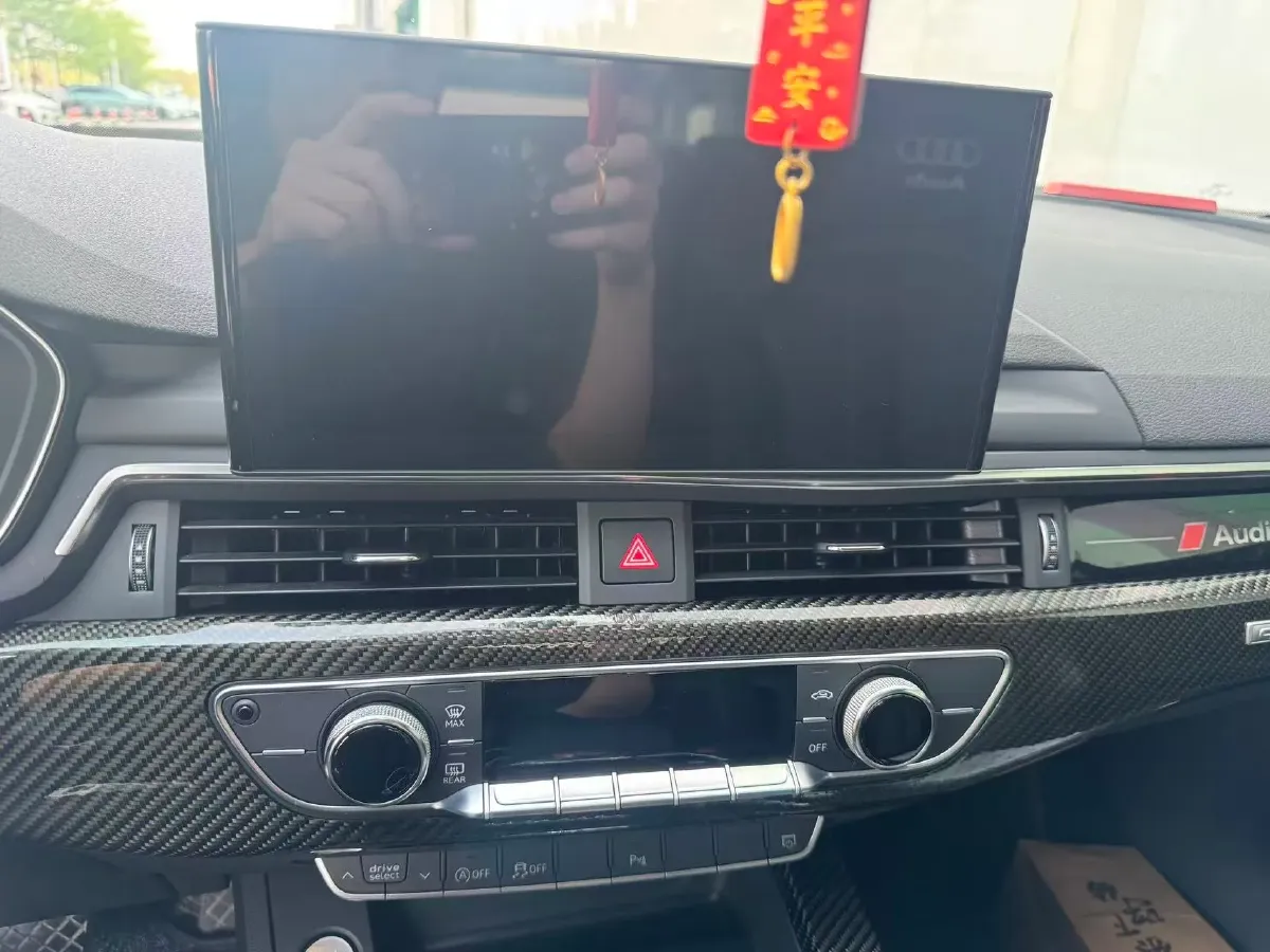 2022 Audi A4L 2.0T 190HP L4 7DCT,autocango,china used car exporter,china ev exporter,chinese used car exporter,chinese used ev exporter