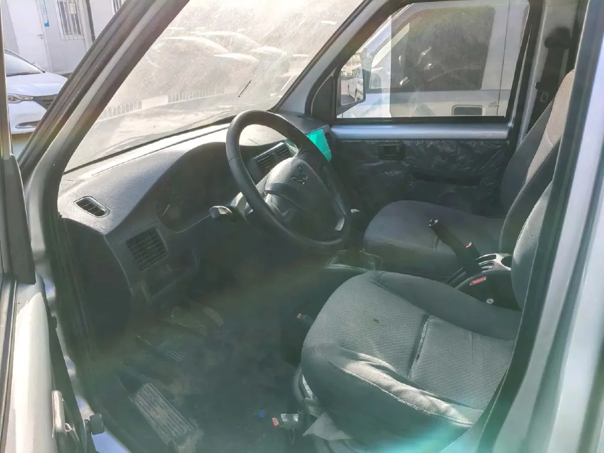 2021 WuLing RongGuang Mini Truck 1.5L 99HP L4 5MT,autocango,china used car exporter,china ev exporter,chinese used car exporter,chinese used ev exporter