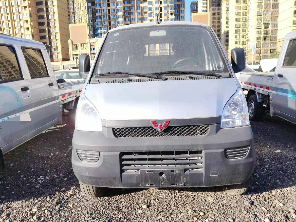 2021 WuLing RongGuang Mini Truck 1.5L 99HP L4 5MT,autocango,china used car exporter,china ev exporter,chinese used car exporter,chinese used ev exporter