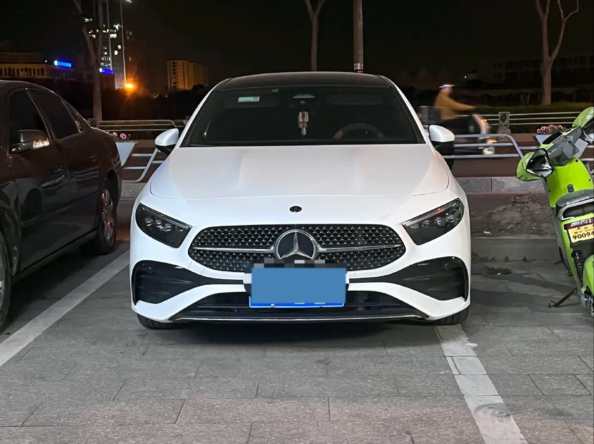 2025 Mercedes-Benz A Class 1.3T 163HP L4 7DCT,autocango,china used car exporter,china ev exporter,chinese used car exporter,chinese used ev exporter