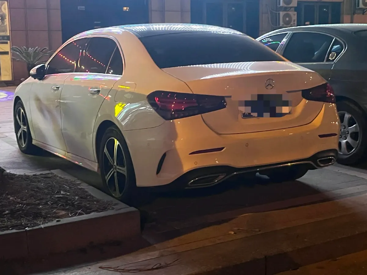 2025 Mercedes-Benz A Class 1.3T 163HP L4 7DCT,autocango,china used car exporter,china ev exporter,chinese used car exporter,chinese used ev exporter