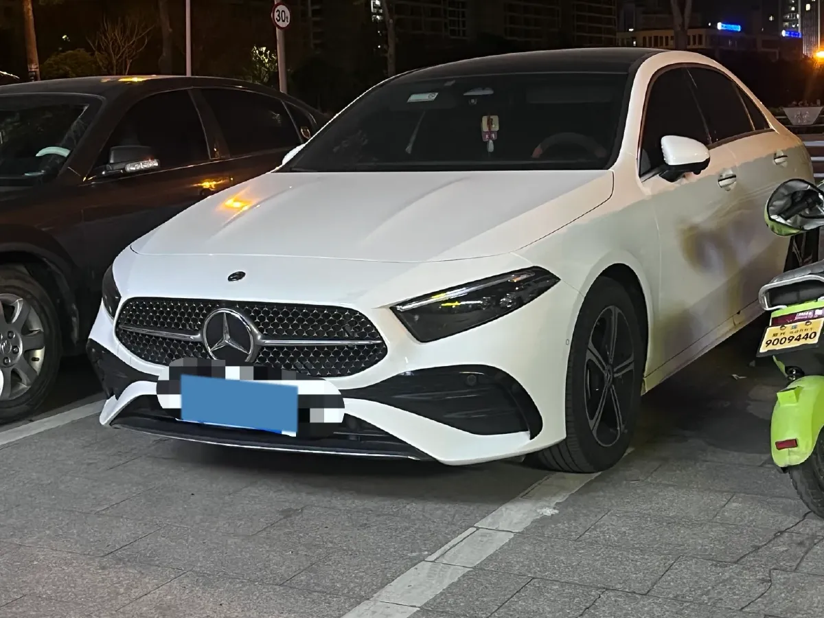2025 Mercedes-Benz A Class 1.3T 163HP L4 7DCT,autocango,china used car exporter,china ev exporter,chinese used car exporter,chinese used ev exporter