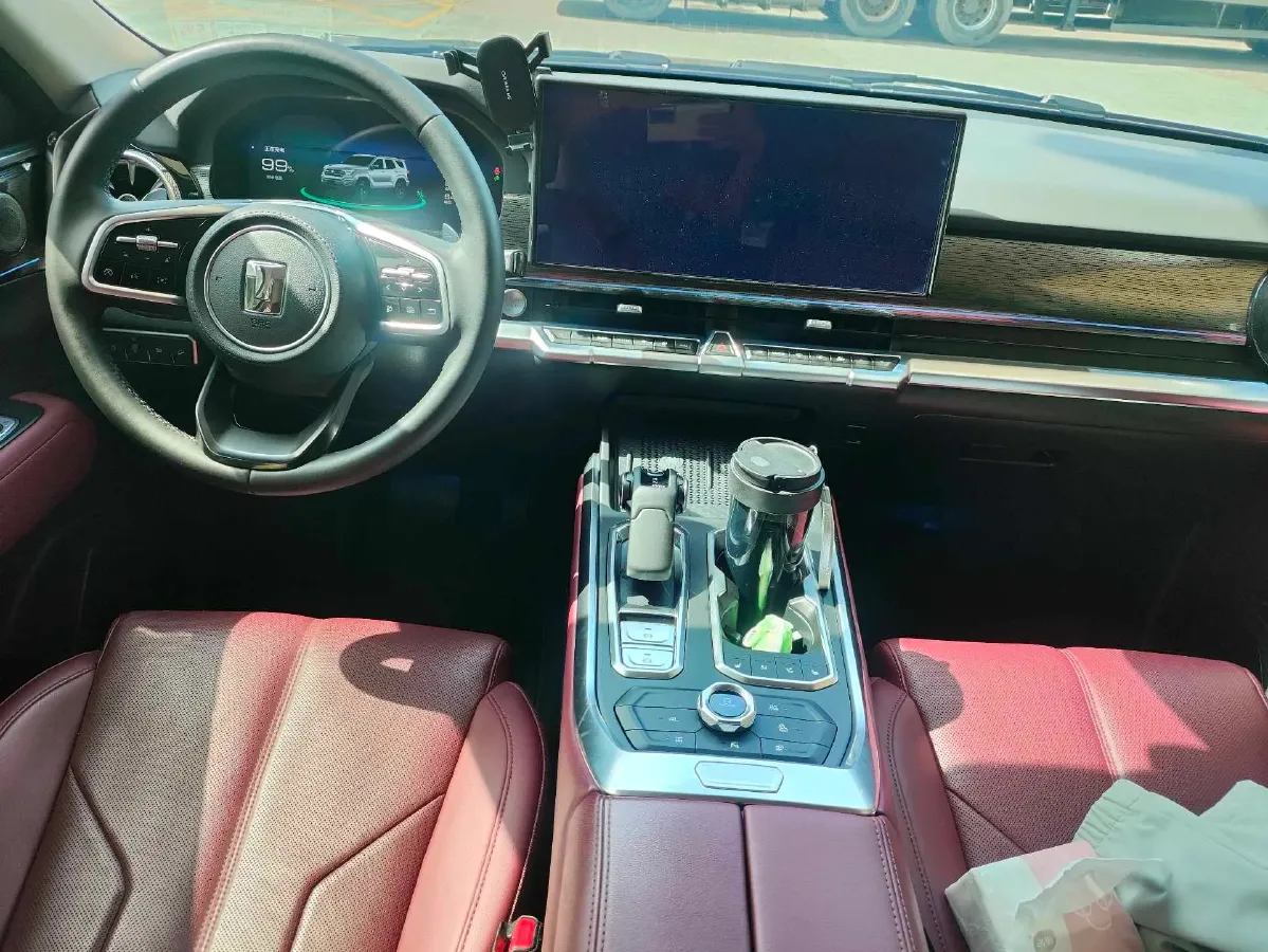 2024 Tank 400 2.0T 252HP L4 9AT PHEV 36.7/37.1KWH,autocango,china used car exporter,china ev exporter,chinese used car exporter,chinese used ev exporter