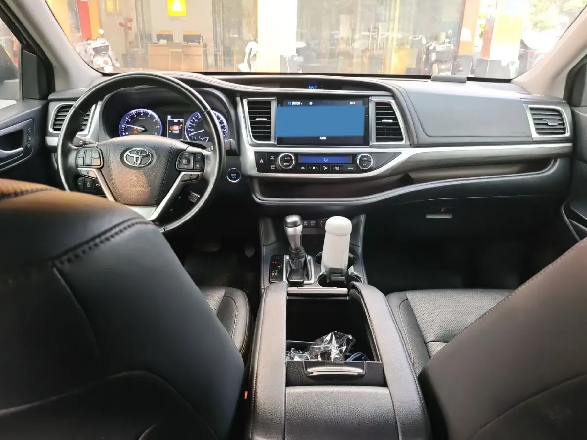 2018 Toyota Highlander 2.0T 220HP L4 6AT,autocango,china used car exporter,china ev exporter,chinese used car exporter,chinese used ev exporter