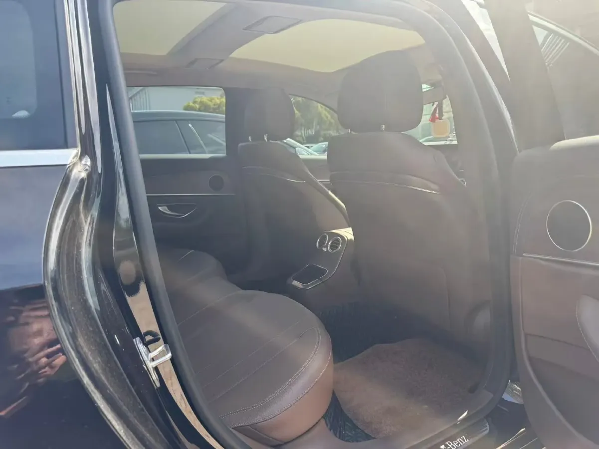 2021 Mercedes-Benz E Class 2.0T 197HP L4 9AT,autocango,china used car exporter,china ev exporter,chinese used car exporter,chinese used ev exporter