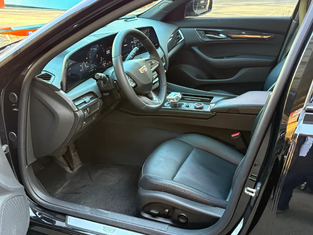 2024 Cadillac CT5 2.0T 237HP L4 10AT,autocango,china used car exporter,china ev exporter,chinese used car exporter,chinese used ev exporter