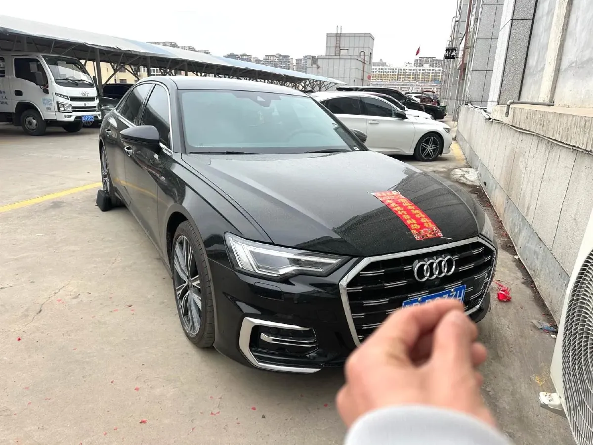 2025 Audi A6L 2.0T 245HP L4 7DCT,autocango,china used car exporter,china ev exporter,chinese used car exporter,chinese used ev exporter
