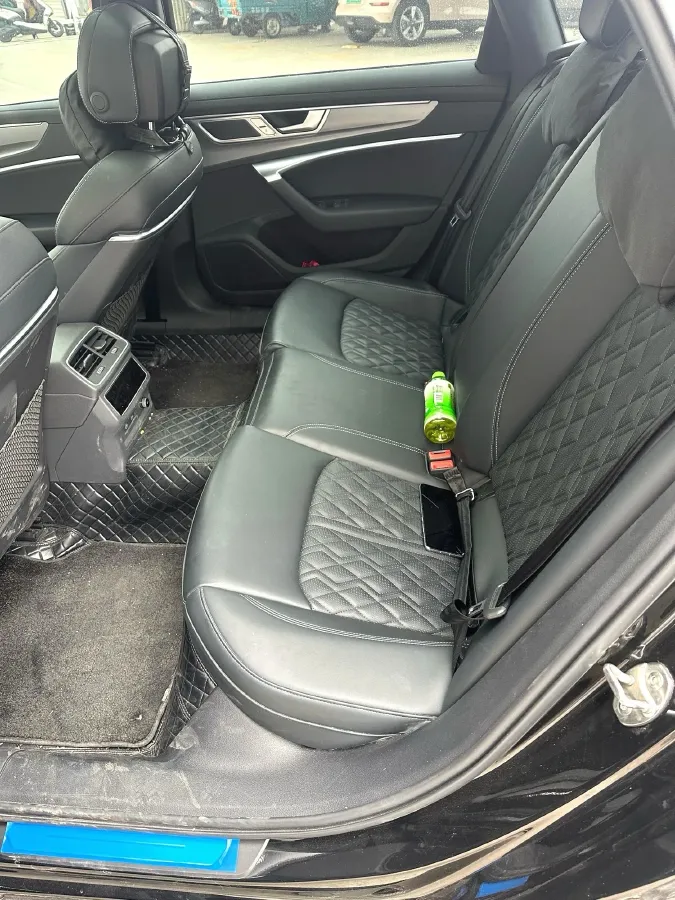 2025 Audi A6L 2.0T 245HP L4 7DCT,autocango,china used car exporter,china ev exporter,chinese used car exporter,chinese used ev exporter