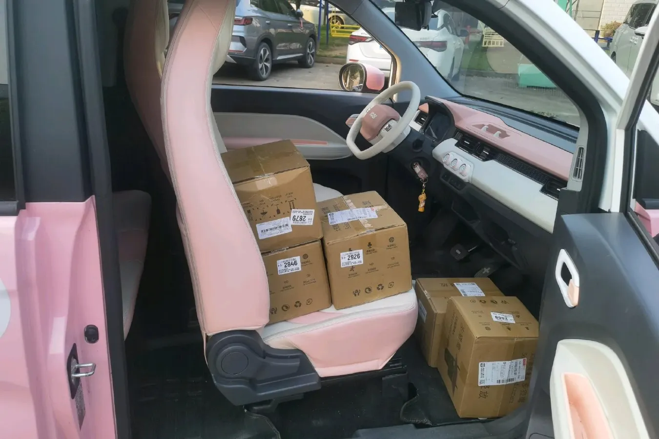 2022 Chery QQ Ice Cream BEV 13.9KWH,autocango,china used car exporter,china ev exporter,chinese used car exporter,chinese used ev exporter