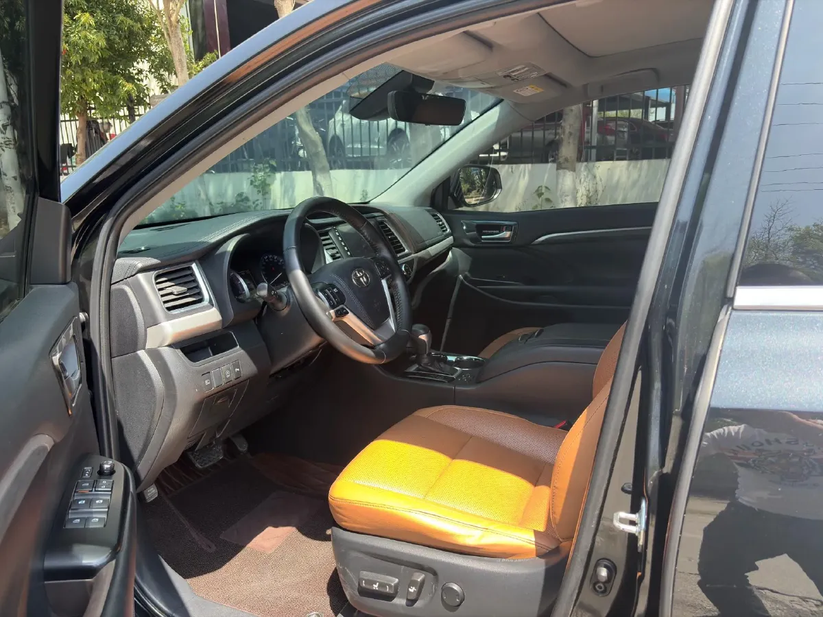 2019 HanTeng V7 1.5T 156HP L4 6AT,autocango,china used car exporter,china ev exporter,chinese used car exporter,chinese used ev exporter