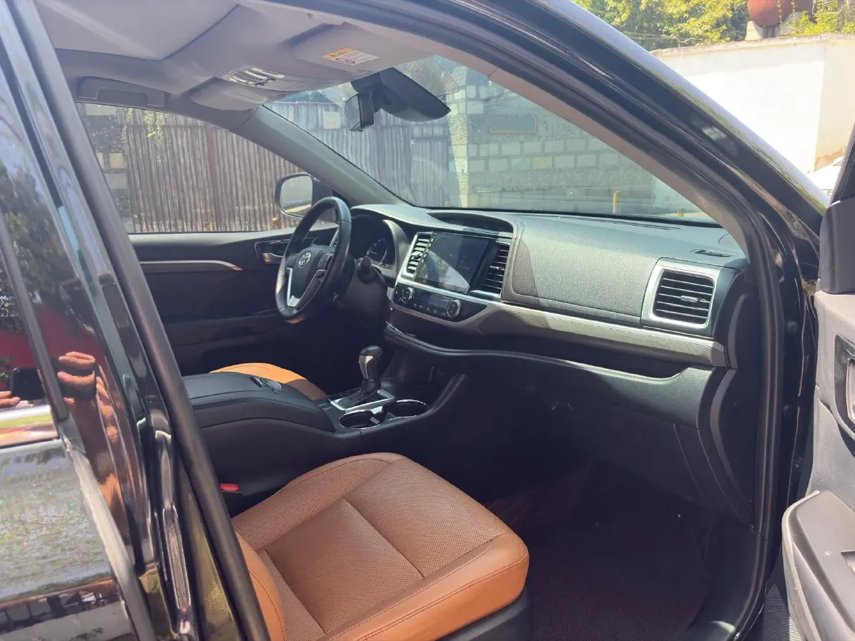 2019 HanTeng V7 1.5T 156HP L4 6AT,autocango,china used car exporter,china ev exporter,chinese used car exporter,chinese used ev exporter