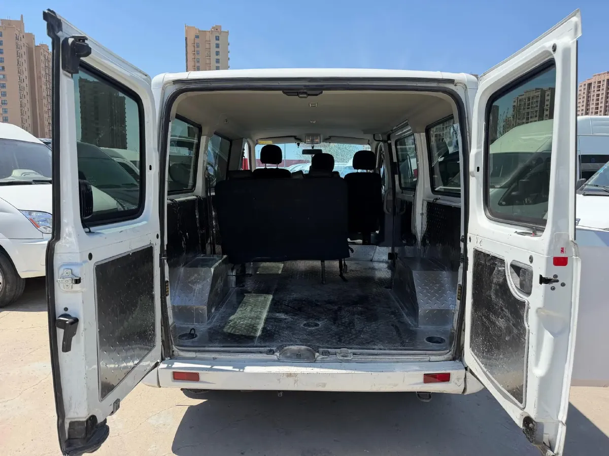 2021 MAXUS XinTu V80 2.0T 139HP L4 6MT,autocango,china used car exporter,china ev exporter,chinese used car exporter,chinese used ev exporter