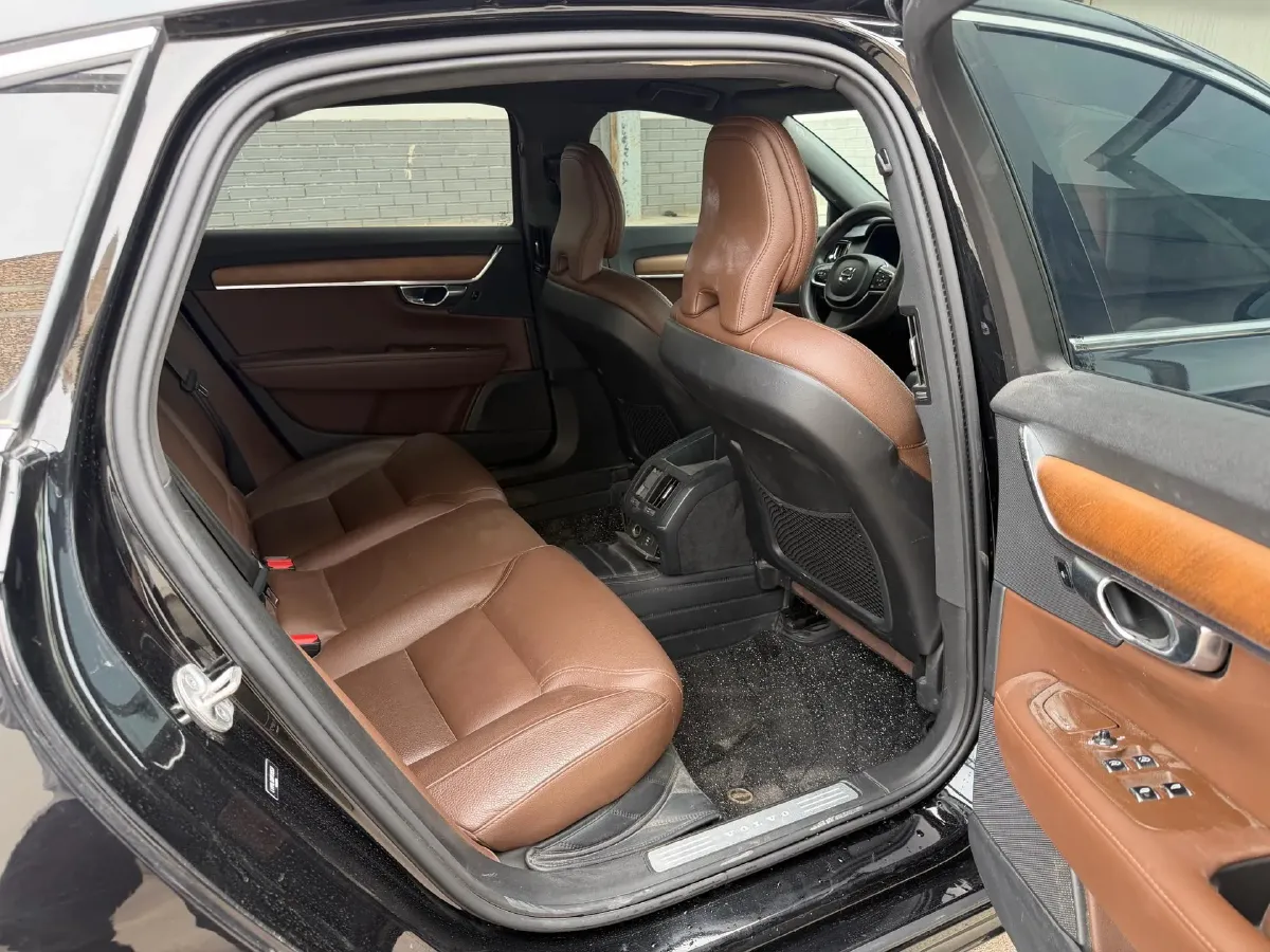 2023 Volvo S90 2.0T 250HP L4 8AT,autocango,china used car exporter,china ev exporter,chinese used car exporter,chinese used ev exporter