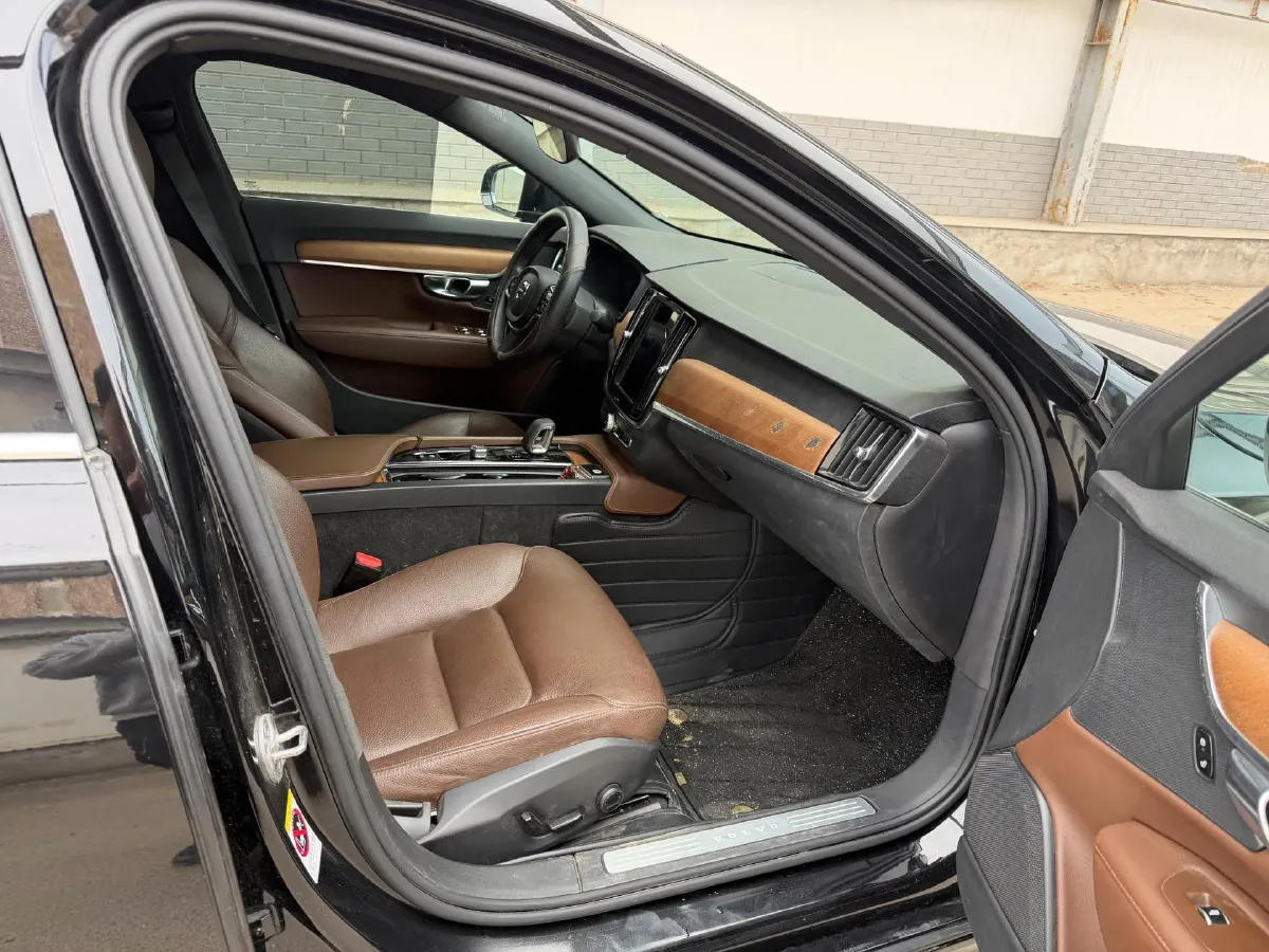 2023 Volvo S90 2.0T 250HP L4 8AT,autocango,china used car exporter,china ev exporter,chinese used car exporter,chinese used ev exporter