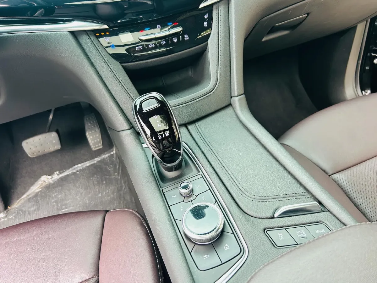 2022 Cadillac XT6 2.0T 237HP L4 9AT,autocango,china used car exporter,china ev exporter,chinese used car exporter,chinese used ev exporter