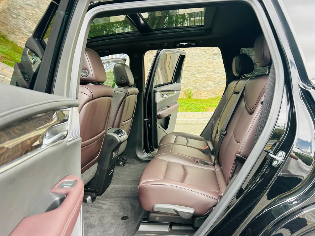 2022 Cadillac XT6 2.0T 237HP L4 9AT,autocango,china used car exporter,china ev exporter,chinese used car exporter,chinese used ev exporter