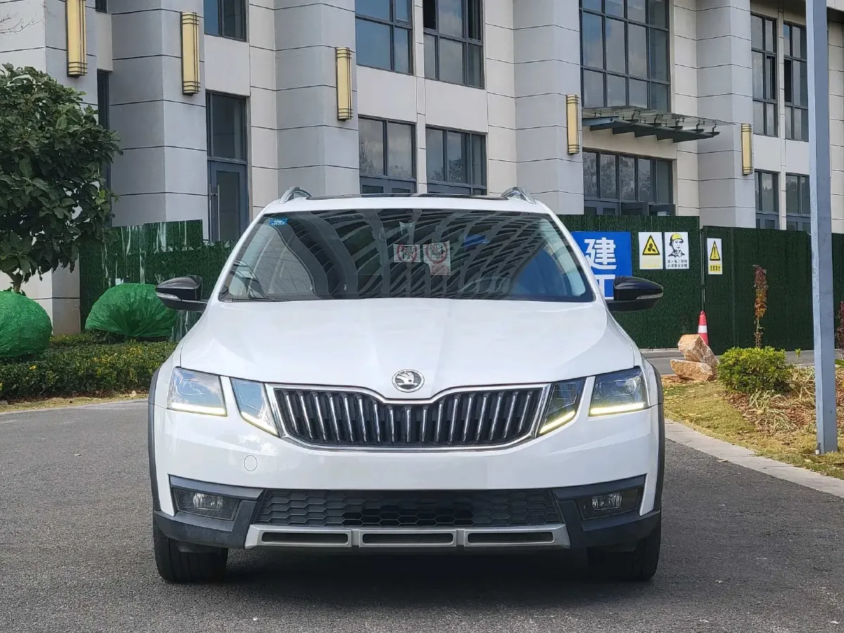 2018 Skoda Octavia 1.4T 150HP L4 7DCT,autocango,china used car exporter,china ev exporter,chinese used car exporter,chinese used ev exporter
