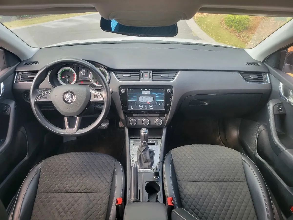 2018 Skoda Octavia 1.4T 150HP L4 7DCT,autocango,china used car exporter,china ev exporter,chinese used car exporter,chinese used ev exporter