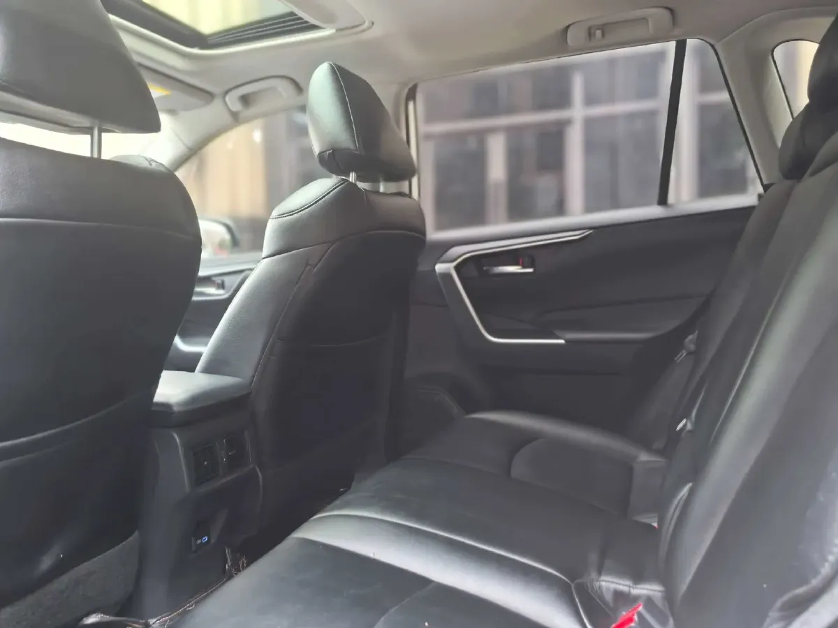 2021 Toyota RAV4 2.0L 171HP L4 CVT,autocango,china used car exporter,china ev exporter,chinese used car exporter,chinese used ev exporter