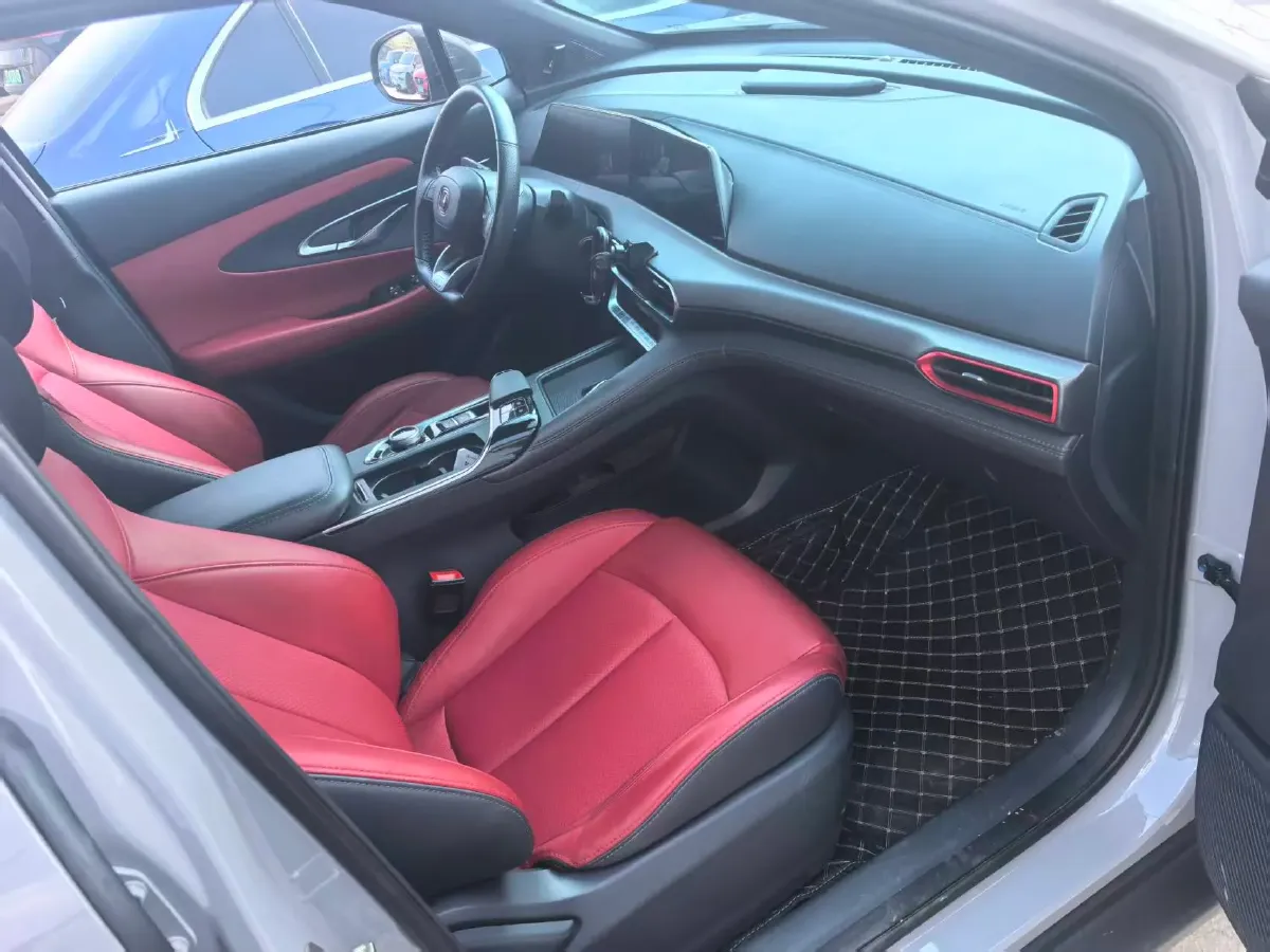 2020 ChangAn UNI-T 1.5T 180HP L4 7DCT,autocango,china used car exporter,china ev exporter,chinese used car exporter,chinese used ev exporter