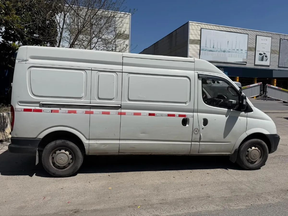 2019 MAXUS XinTu V80 2.5T 136HP L4 6MT,autocango,china used car exporter,china ev exporter,chinese used car exporter,chinese used ev exporter